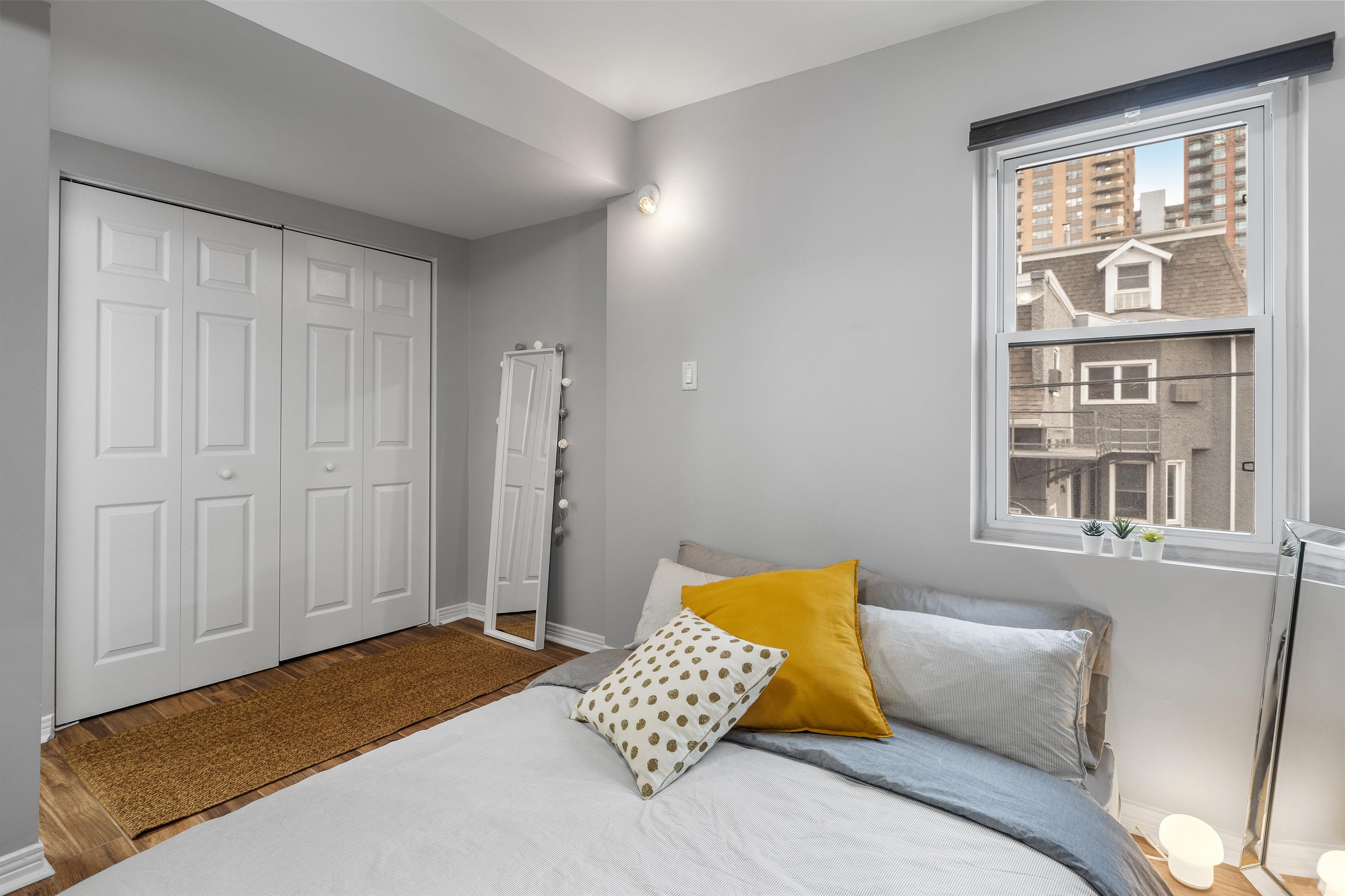486 Albert Street-205