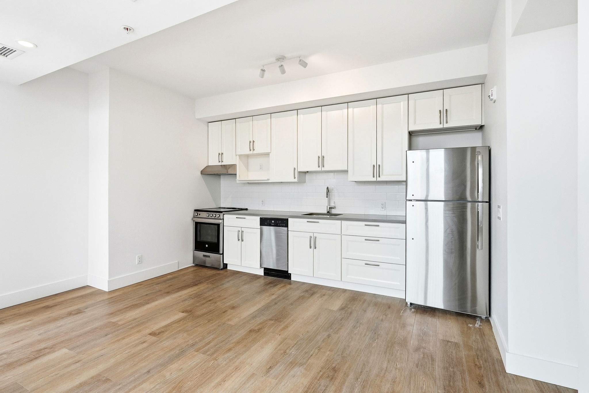 841 Grenon Avenue - 409