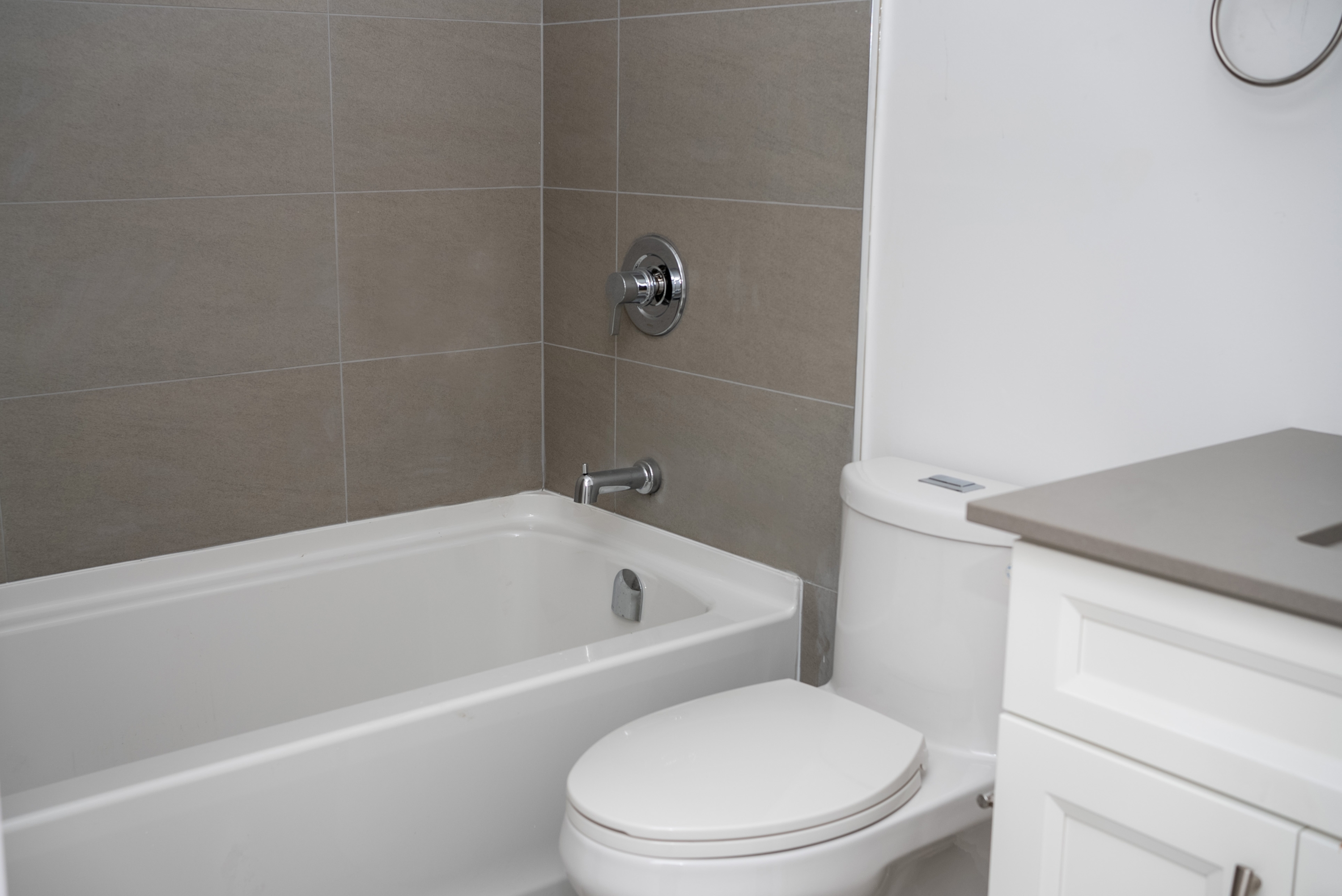 841 Grenon Avenue - 302