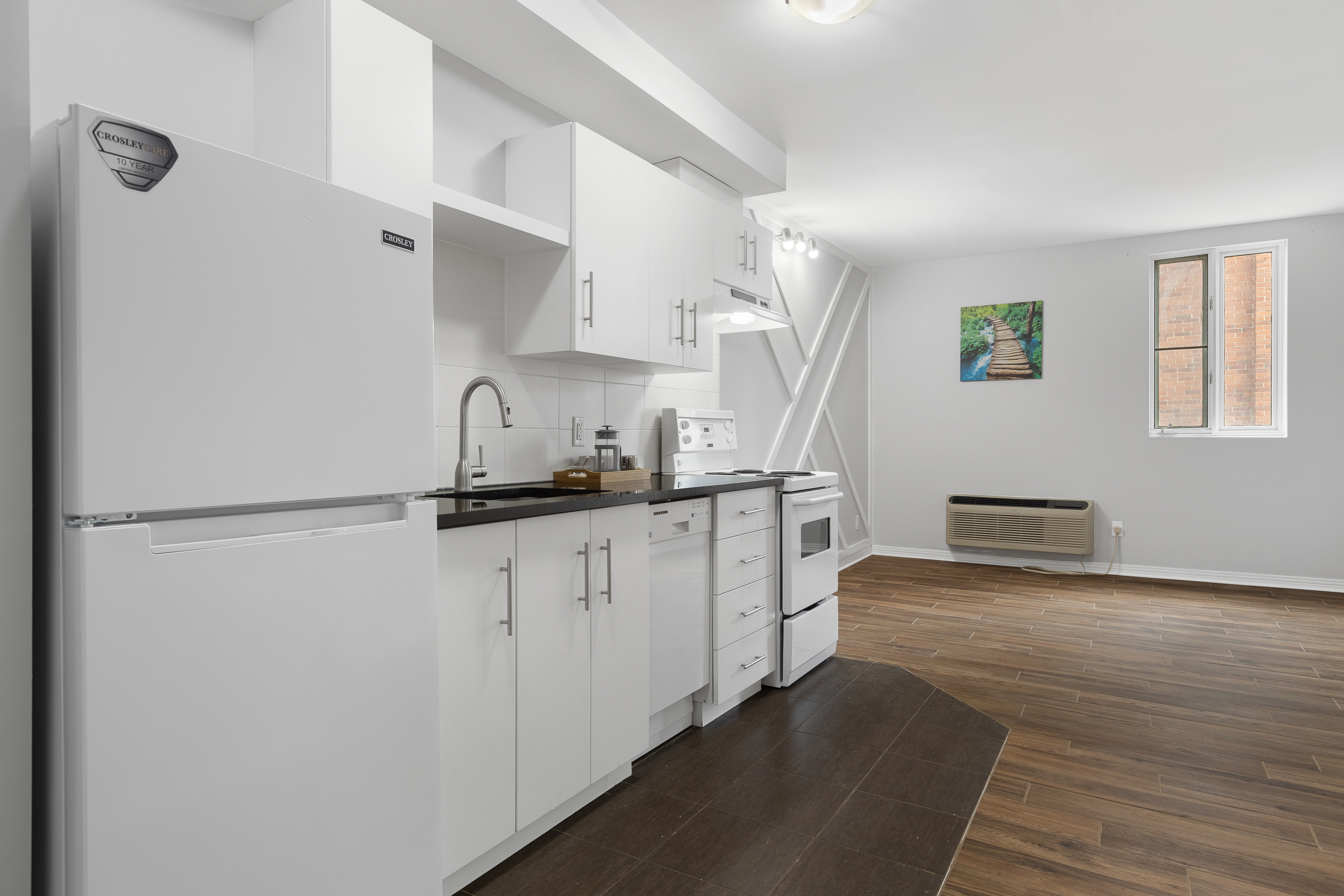 202 - 486 Albert Street